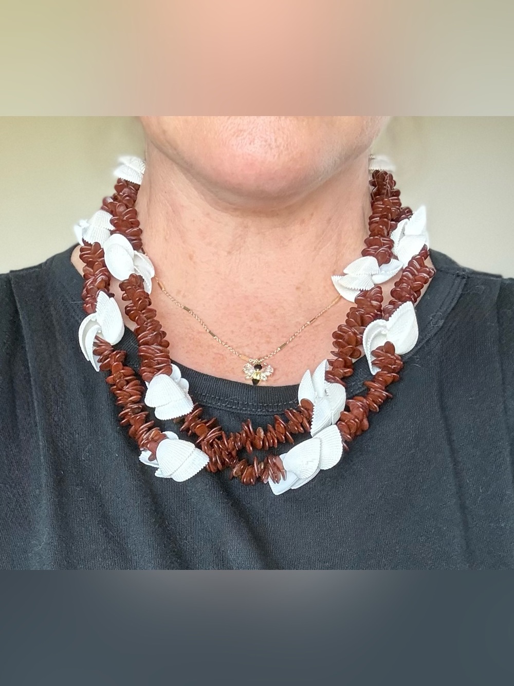 Hawaiian Lei with Natural White Shell